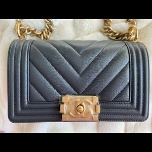 Chanel 21k Small Caviar Grey Chevron Boy Bag - BN